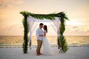 Strandhochzeit in Kendwa Sansibar bei Sonnenuntergang